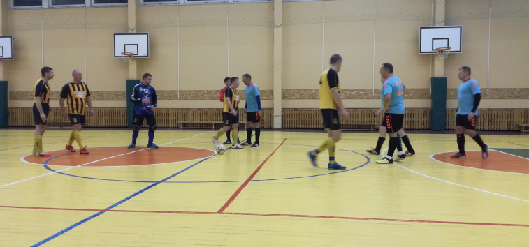 Panevėžio apskrities futbolo mėgėjų pirmenybėse iki pirmojo rato pabaigos liko sužaisti du turus
