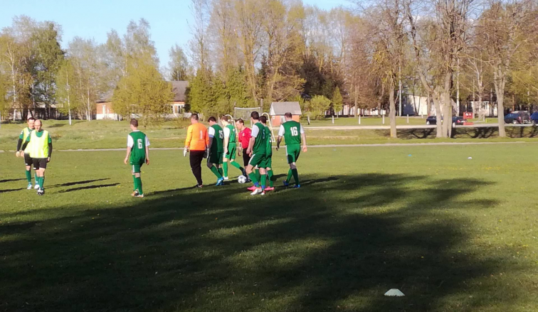 Panevėžio apskrities futbolo mėgėjų pirmenybėse pasikeitė lyderis.