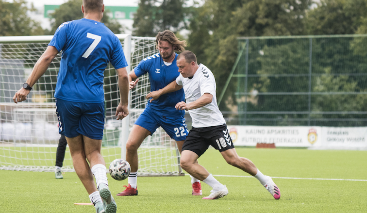 Antrajame mėgėjų futbolo turnyre varžėsi 16 komandų